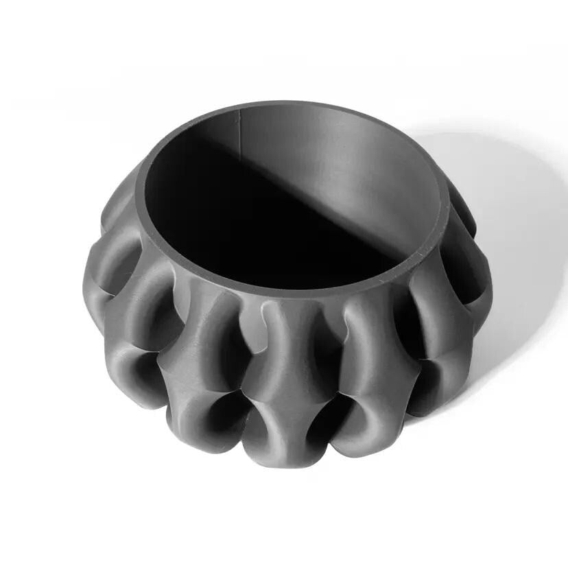 The Xiomu Planter Pot, Home decor, interior decor, interior design, flowers, vase, tabletop, mantle, Flowerpot, housewarming, planter pot,