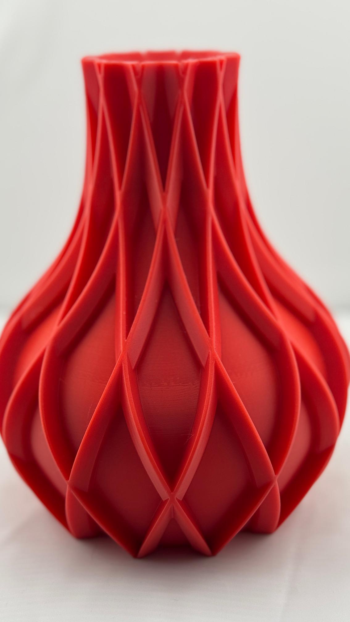 Avio Vase, Modern 3D Printed Vase, Diamond Pattern Decor