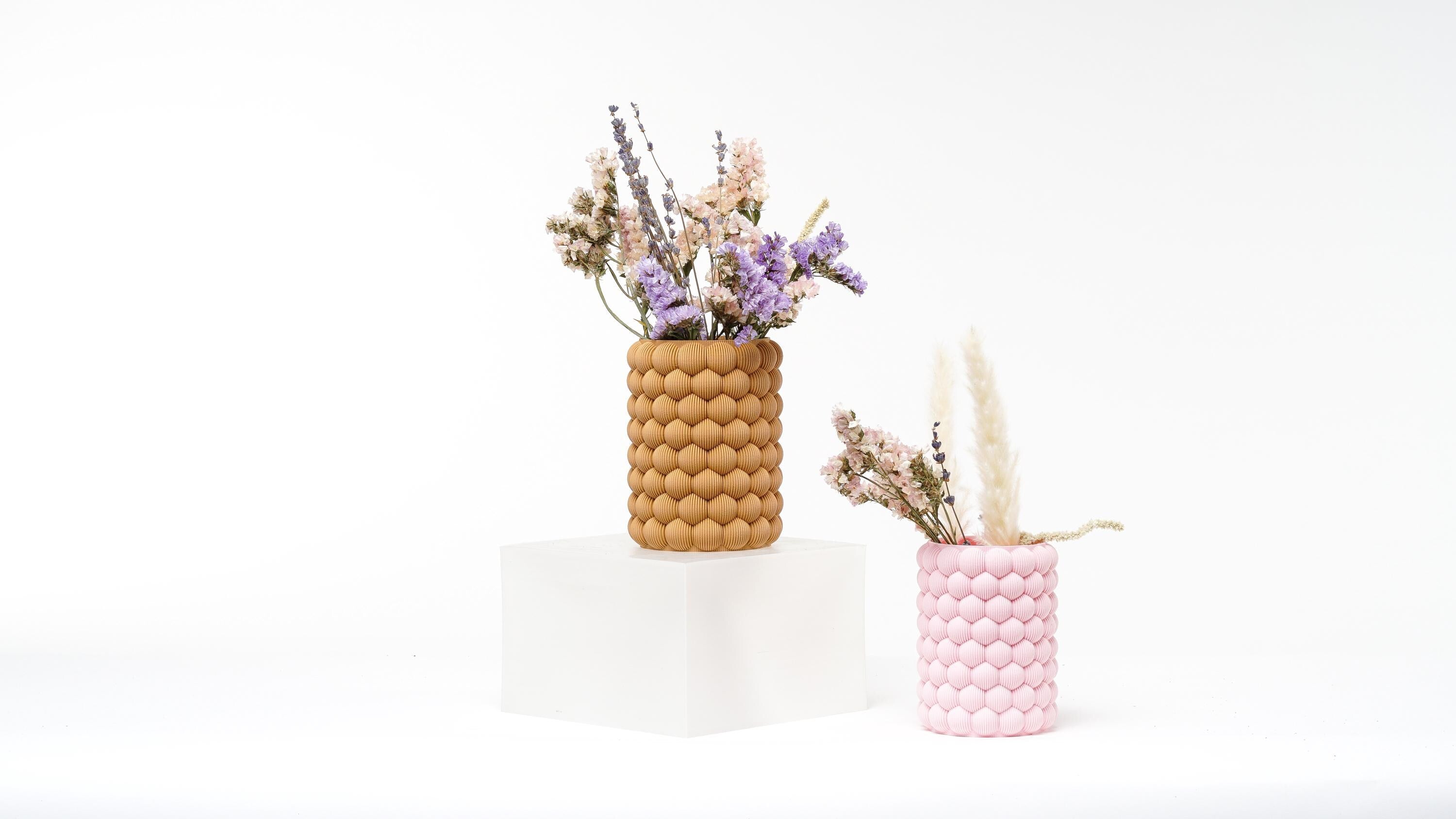 The Blob Vase, Home decor, interior decor, interior design, flowers, vase, tabletop, desktop, mantle, Flowerpot, housewarming, planter pot,
