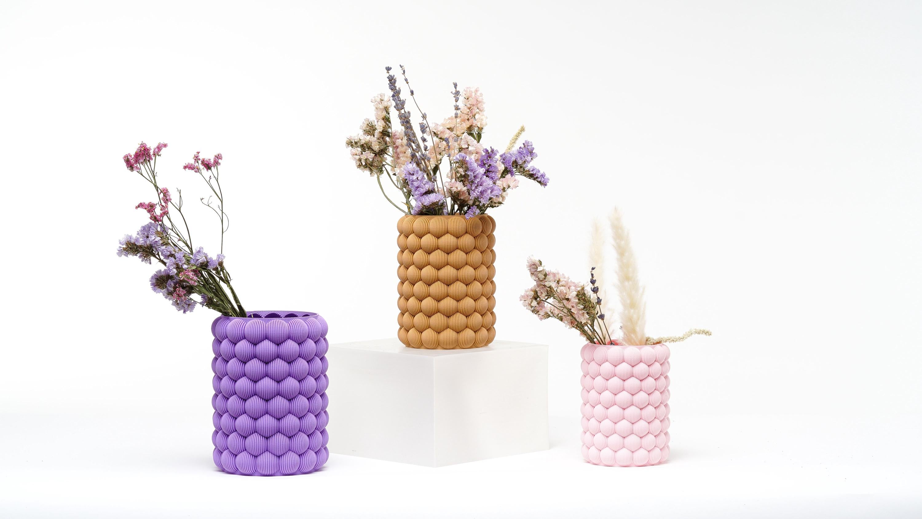 The Blob Vase, Home decor, interior decor, interior design, flowers, vase, tabletop, desktop, mantle, Flowerpot, housewarming, planter pot,